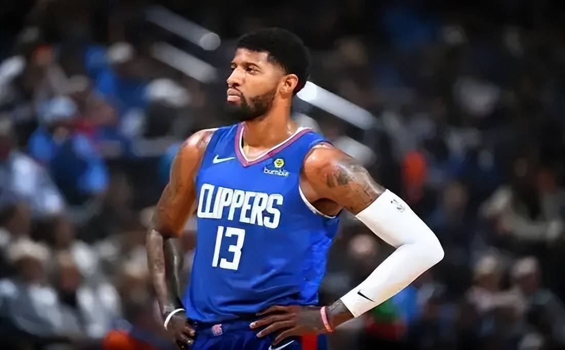 基耶萨：马尔蒂尼是意大利历史最佳；弗林蓬是最快的队友（基耶萨称马尔蒂尼为意大利史上最佳，盛赞弗林蓬速度最快）