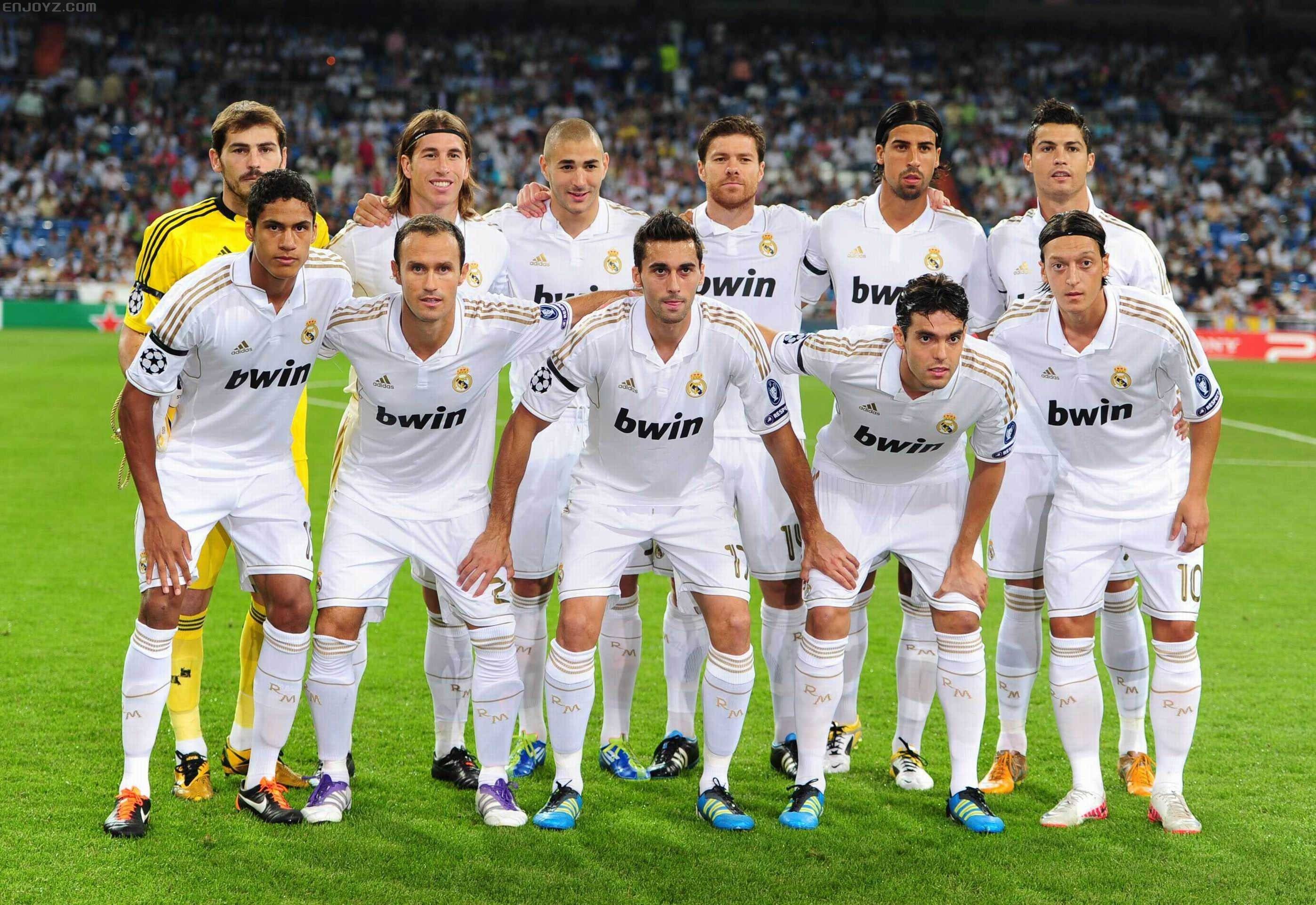 湖人浓眉哥篮下统治力助球队获胜（浓眉禁区制霸，助湖人取胜）