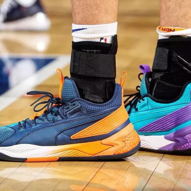 自贡一女士购买川超门票被骗，陆续转账13万余元（自贡女子购川超球票遭诈骗，累计转出13万余元）