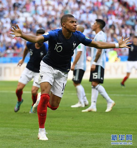 众叛亲离？利物浦门神表态百分百支持教练 萨拉赫走人已成定局（队内分歧？利物浦门将公开力挺主帅，萨拉赫离队几成定局）