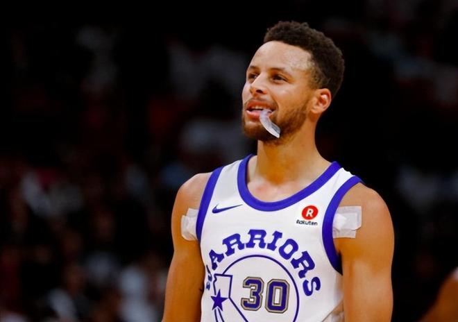 不敌药厂，曼城上次欧冠首阶段主场输球还是2018年9月（负于勒沃库森，曼城欧冠小组赛主场上次失利已是2018年9月）