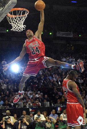 中超球队阵容分析：武汉三镇近期变化,（武汉三镇阵容新动向：中超近期变化解析）