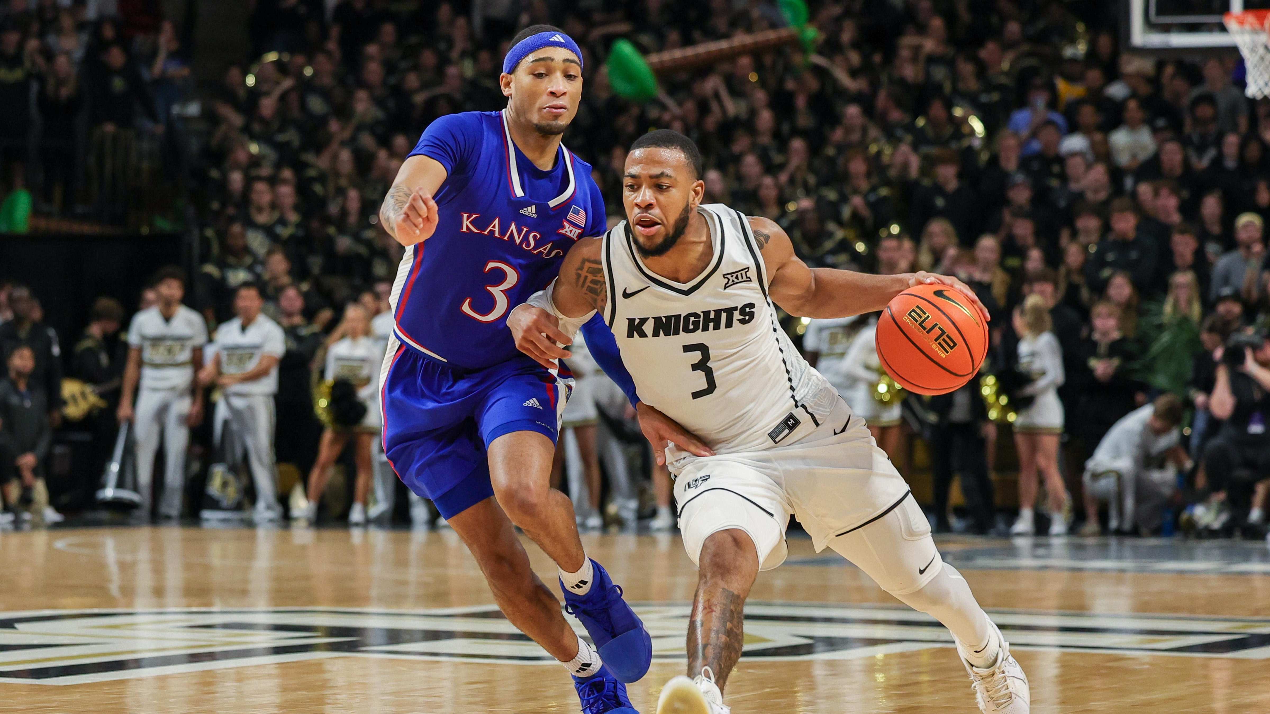 荣膺美职联年度MVP（当选美职联年度MVP）