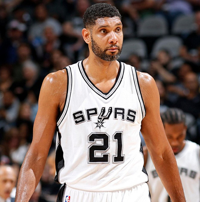 梅西带领迈阿密国际赢得美职联总冠军，实现越级登顶，展现超强实力。（梅西率领迈阿密国际问鼎美职联，越级封王尽显统治力）