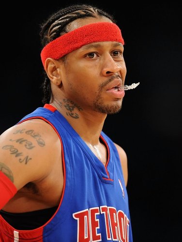 纽卡斯尔联攻坚实力强劲，热刺或将遭遇四连败？（纽卡斯尔联攻坚火力全开，热刺恐遭四连败？）